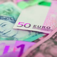 ¿Sacar dinero en el extranjero o cambiar moneda?