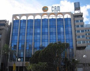 Los preferentistas de la CAM siguen luchando por recuperar aun los 14 millones de euros que es adeuda la entidad FUENTE en.wikipedia.org